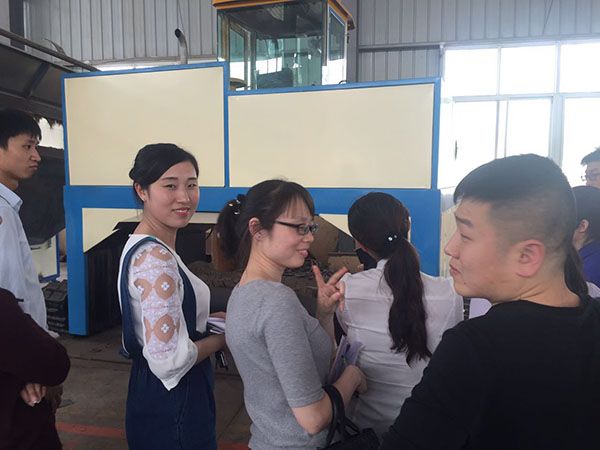我公司组织员工去设备厂参观学习图3